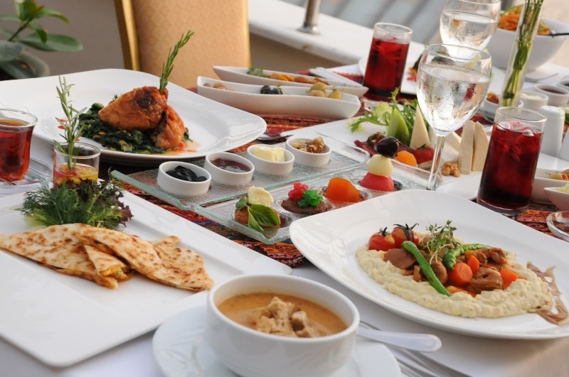 Ramazan ayı müddetince Türk ve Osmanlı mutfağının en özel tadlarını tasvvuf müziği eşliğinde set menü ve açık büfe olarak alabilirsiniz.