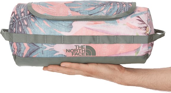 The North Face, ilkesi gereği çanta koleksiyonuyla herzaman hafiflikten ve fonsiyonellikten yana olmuştur.