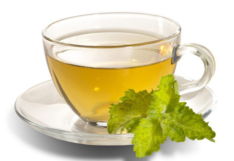 Çay içerek sağlıklı kalabilir miyim diye sormayın, elbette kalamazsınız. Yeşil Çay sağlıklı olmanızda sadece yardımcı olan bir maddedir.