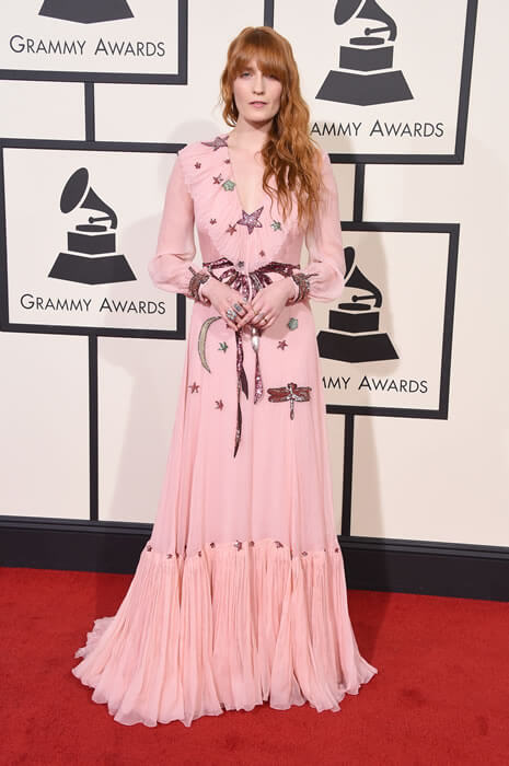 Bu yıl düzenlenen Grammy Ödül Töreni’nde İngiliz müzisyen Florence Welch taşıdığı Gucci elbiseyle herkesi kıskandırdı.