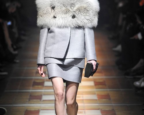 Lanvin ‘den karanlıkla dans eden bir koleksiyon