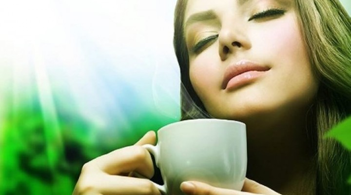 Elbette ülkemizde çay içmesini çok seviyoruz, fakat sağlık için en önemlisi Yeşil Çay ve bunu genellikle Karadeniz bölgesinde veya en kaliteli Yeşil Çay yapraklarını Uzakdoğudan bulabilirsiniz.