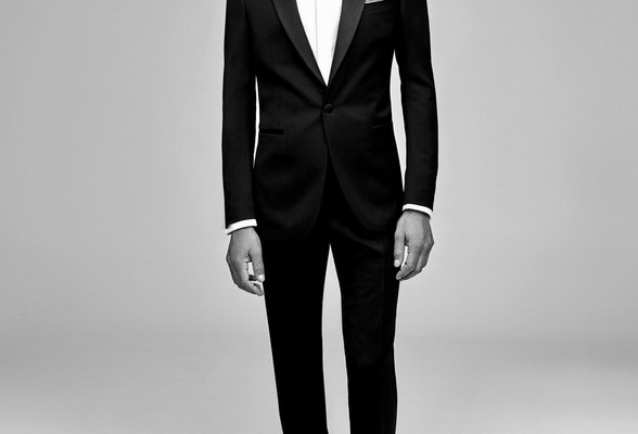 Ramsey, şık, modern, fit smokin ve takım elbise seçenekleriyle damat adaylarına bu özel günlerinde farklı bir stil sunuyor.