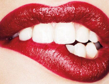 Kırmızı Ruj Nasıl Sürülür?