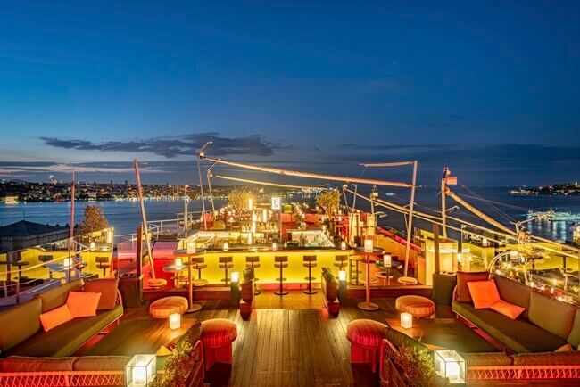 İstanbul’da Popüler Restoran Önerileri - Swissôtel 16 Roof Restoran & Bar