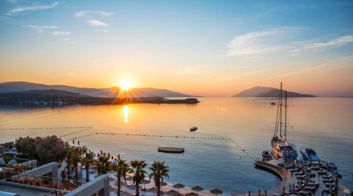 Bayramda Eğlencenin Tadını Çıkarmak İçin Cruise Turları, Lüks Oteller ve En Trend Tatil Rotaları