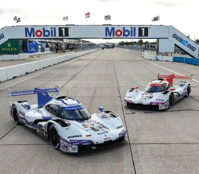 Mobil 1 Porsche 30 yıllık iş birliği özel Porsche 963 yarış aracı