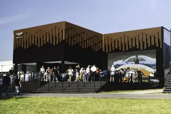 Bentley-Goodwood-Festival-of-Speed-2026-medya-icerik-studyosu-Hillclimb-manzarali_converted_compressed Bentley Goodwood Festival of Speed 2026 medya içerik stüdyosu Hillclimb manzaralı