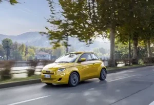 FIAT 500 Hybrid Icon La Prima ve Torino versiyonları 2026