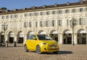 Fiat 500 Hybrid yeni model Turin Mirafiori fabrikası