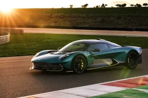 Pebble Beach’in 75. yılına özel Aston Martin DB12 S VMF serisi