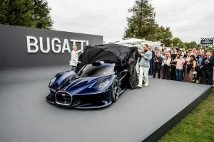 Bugatti’nin Monterey Car Week standındaki genel görünümü