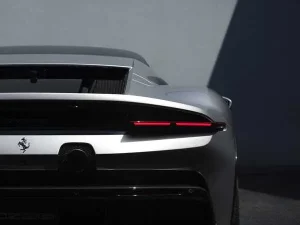 Ferrari CZ26 One-Off’un arka tasarımı, CZ26 rozeti ve stop lambası detayı
