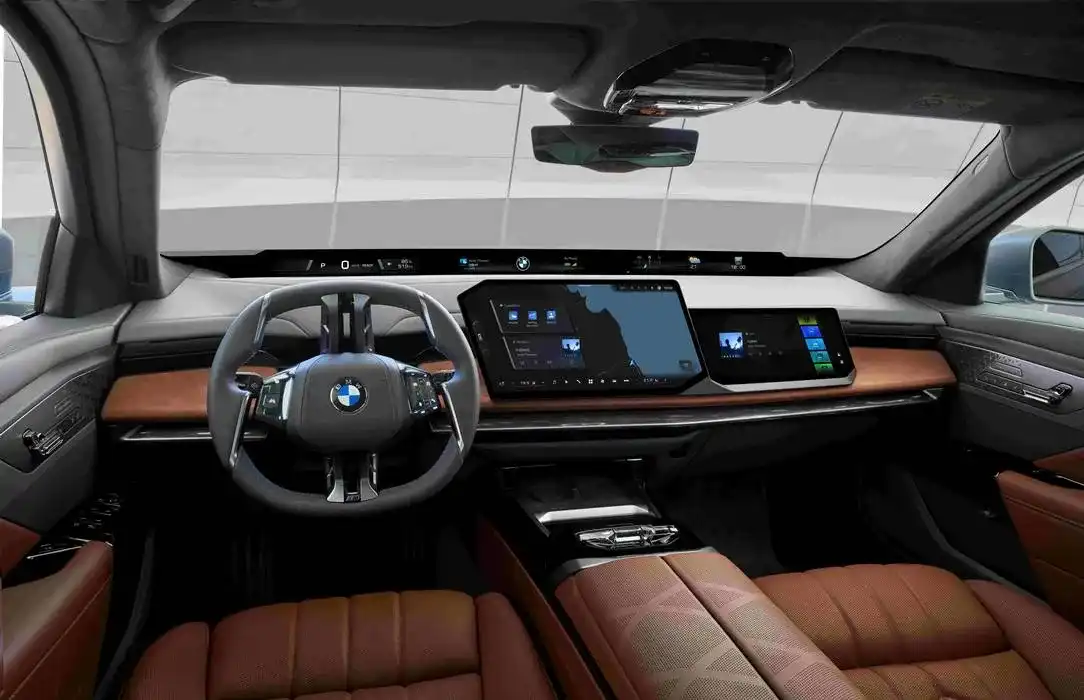 sıfır araç kampanyaları Yeni BMW 7 Serisi iç mekânı, BMW Panoramic Vision, Panoramic iDrive ekranı ve kahverengi deri koltuklar